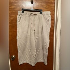 Wide Leg Capri Pants